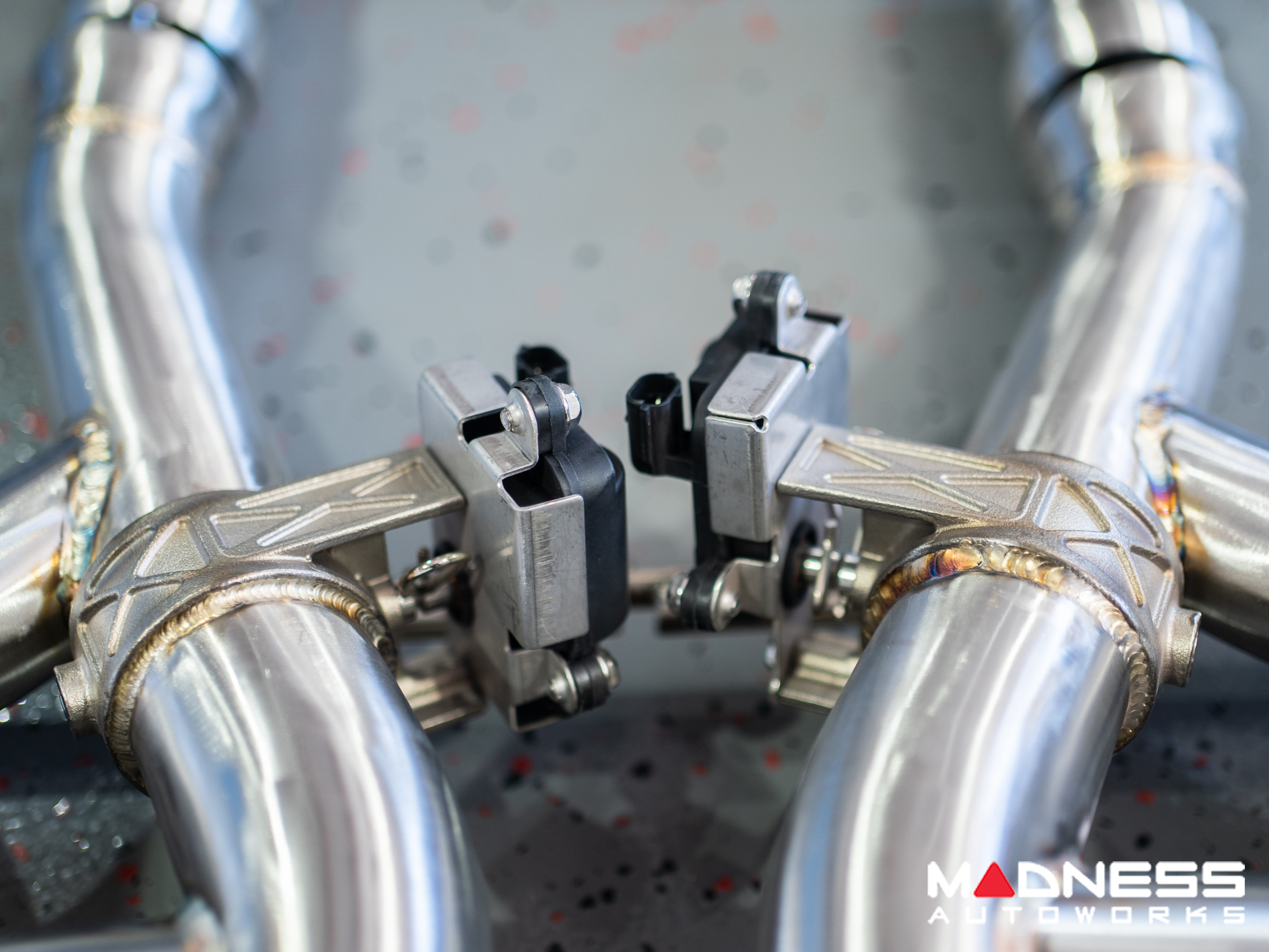 Jaguar F-TYPE Performance Exhaust System - MADNESS - 2.0L Turbo - Center Exit - Electronic Valve Design - Carbon Fiber Exhaust Tips